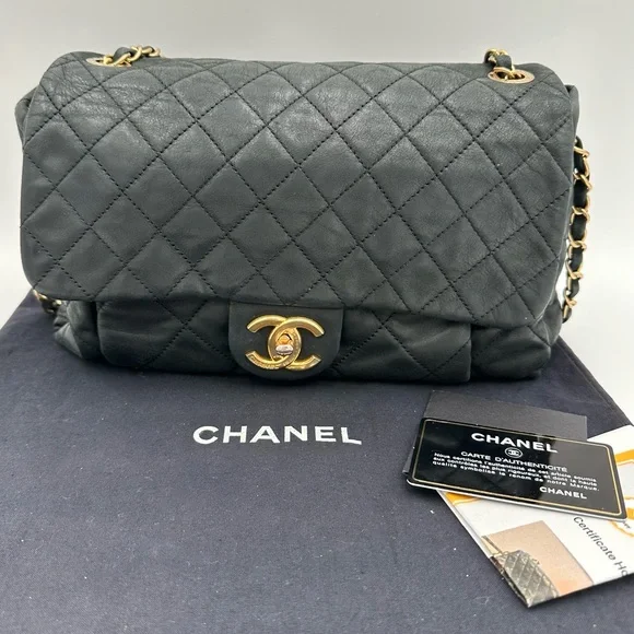 Chanel Lambskin Leather Bag - Picture 3 of 13